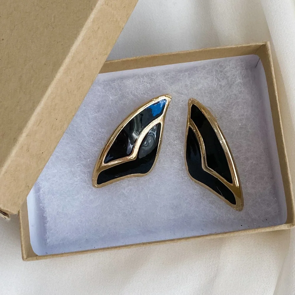 VTG Black Gold Geometric Wave Earrings